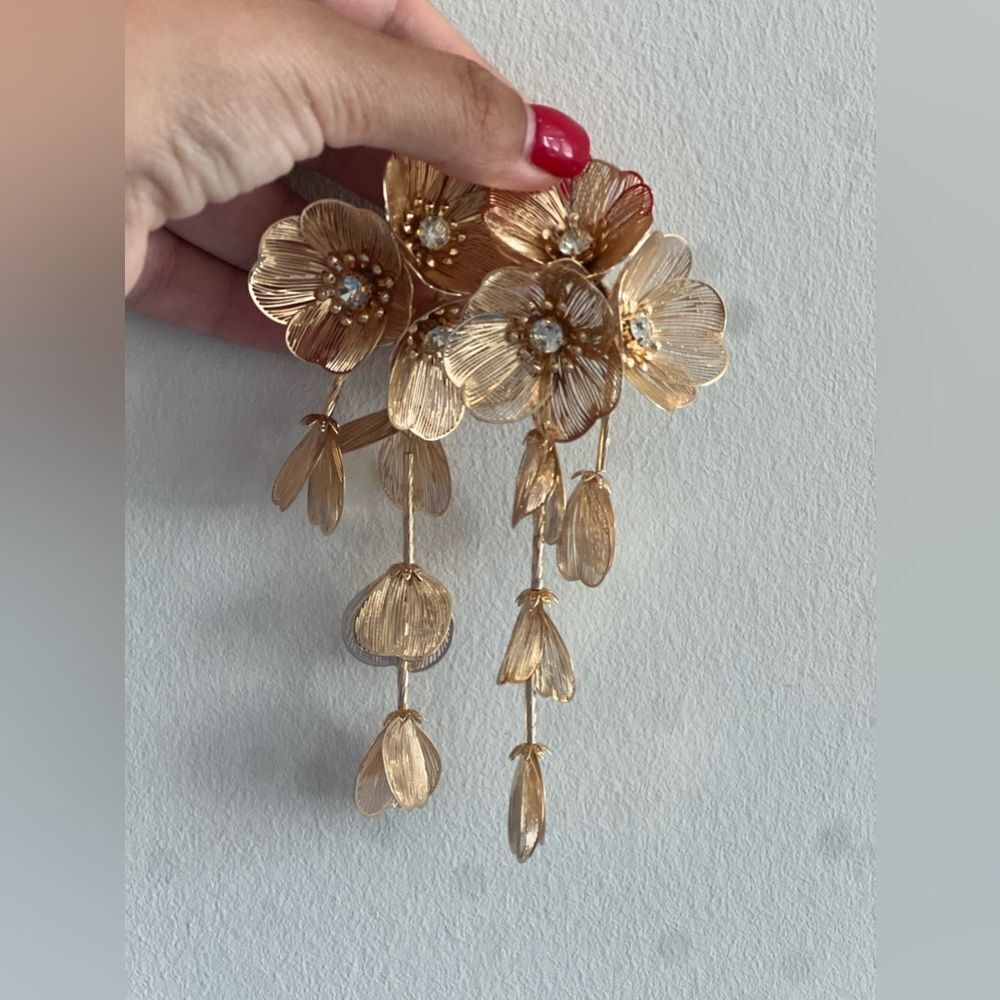 Kate Middleton Zara Elegant Rose Gold Floral Drop Earrings With Crystal … - Picture 4 of 6